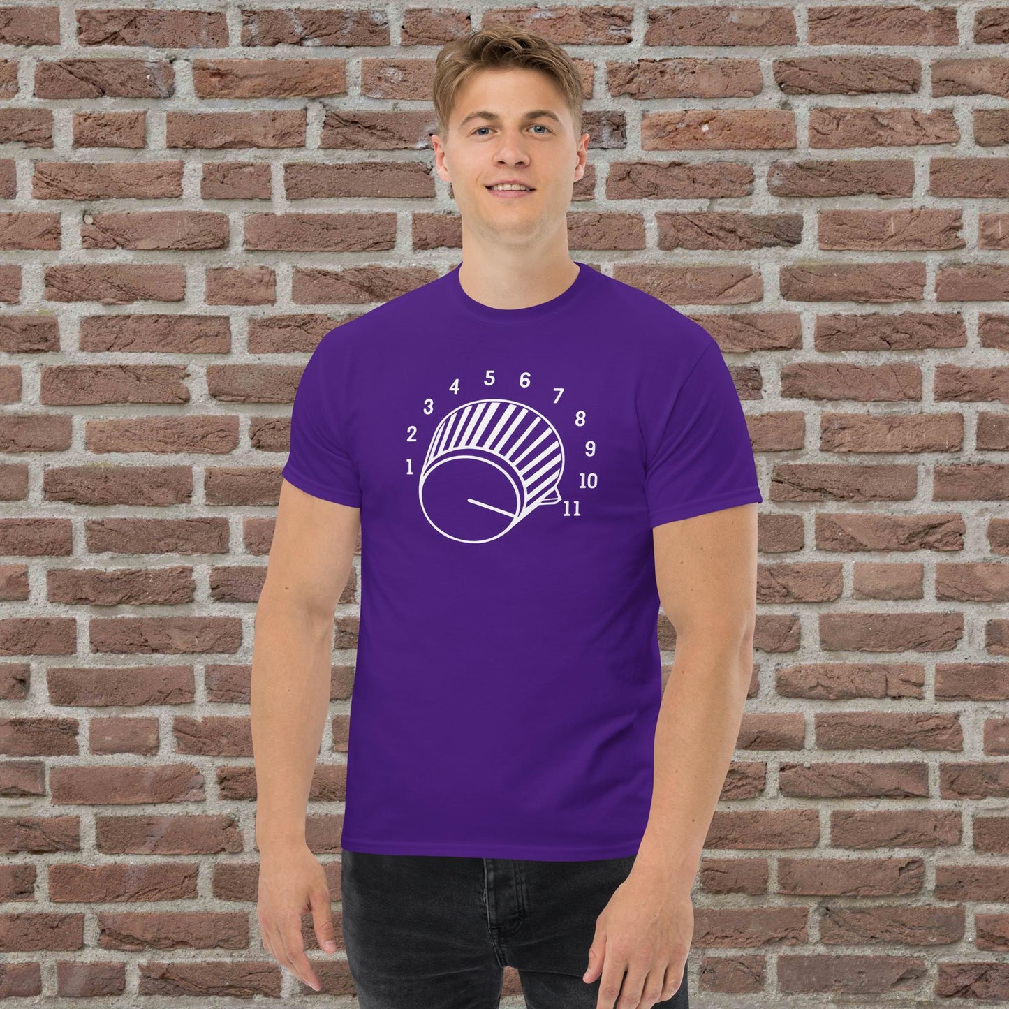 This Goes to 11 T-Shirt (White Knob)